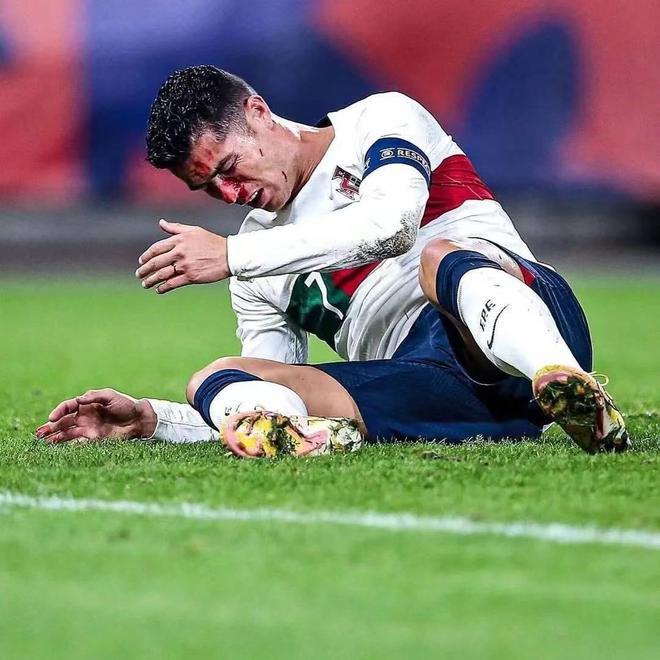 瑞士队遭遇捷克挑战，表现低迷