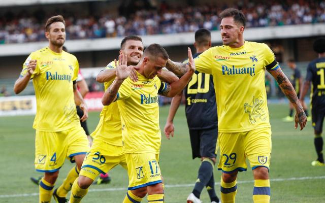 包含切沃客场逼平劲旅，保持不败战绩的词条