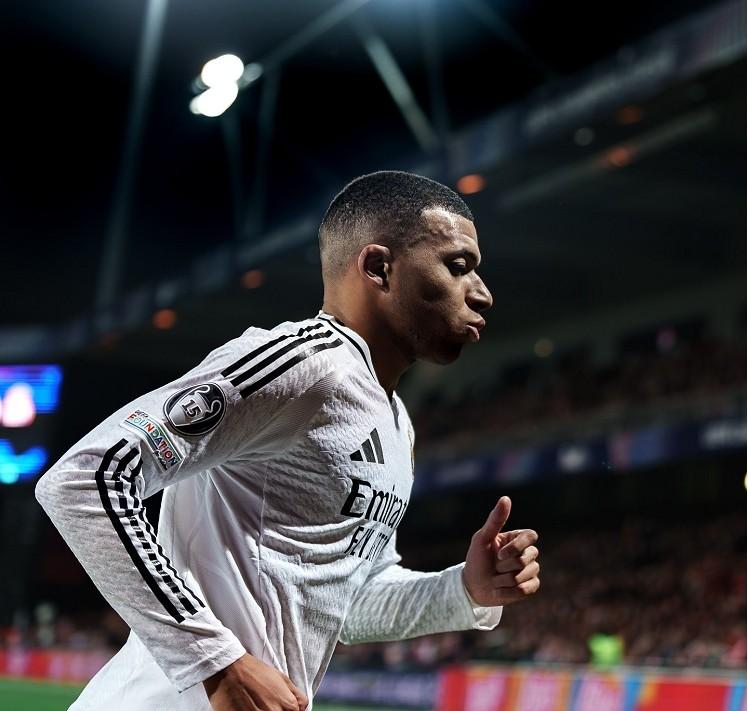  穆古鲁扎巅峰对决，姆巴佩与50激战中国队分钟，连败胜负难料！